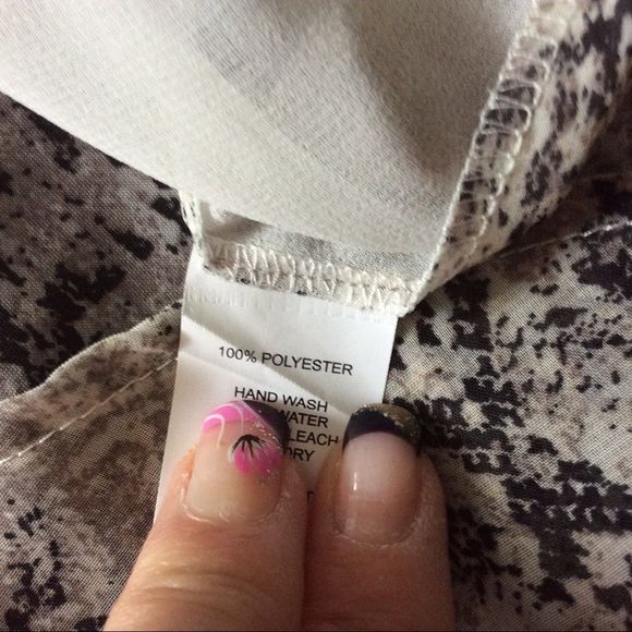 Sheer LS button up - Picture 8 of 8